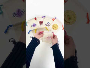 Fröhliche Festtags-Geschenktüten aus Baumwolle – individuell bedruckte Geschenktüten mit farbenfrohen Henkeln 